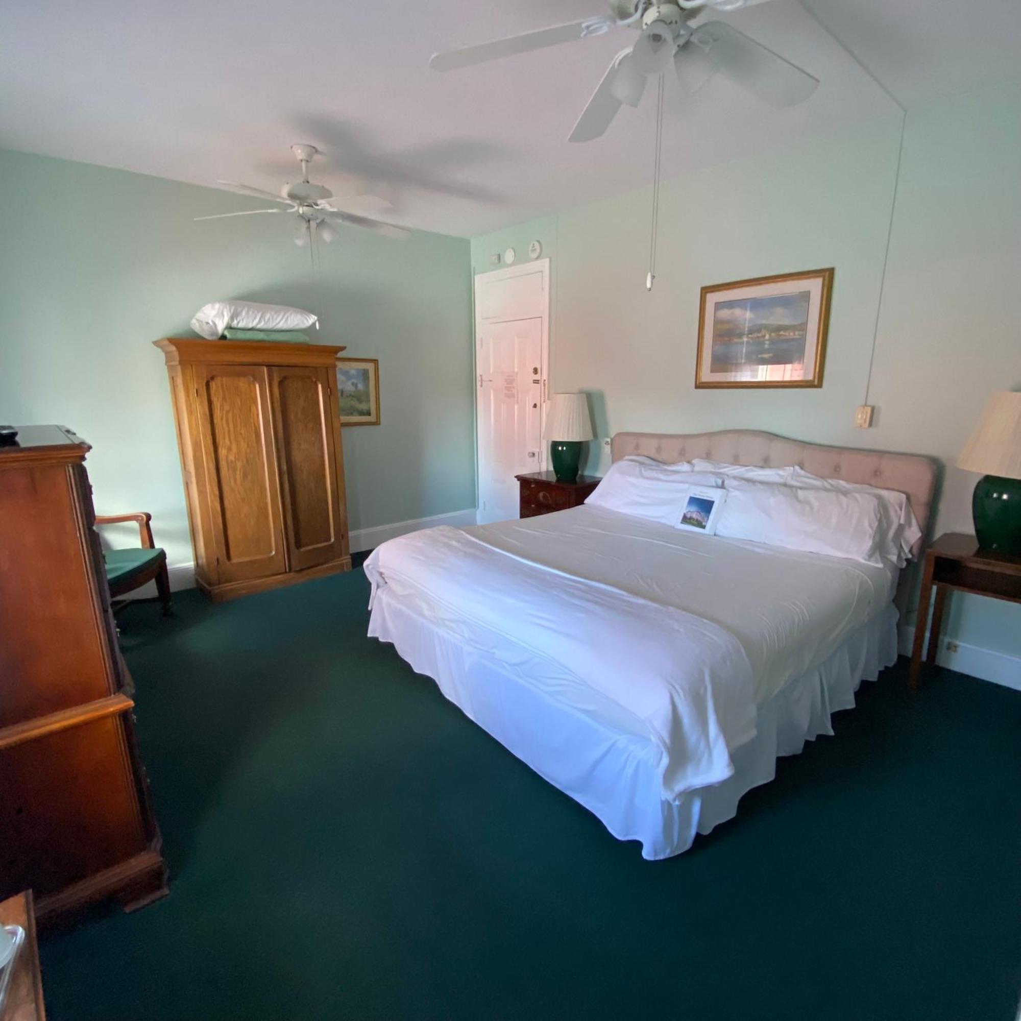 The Ocean House Hotel Spring Lake Room photo