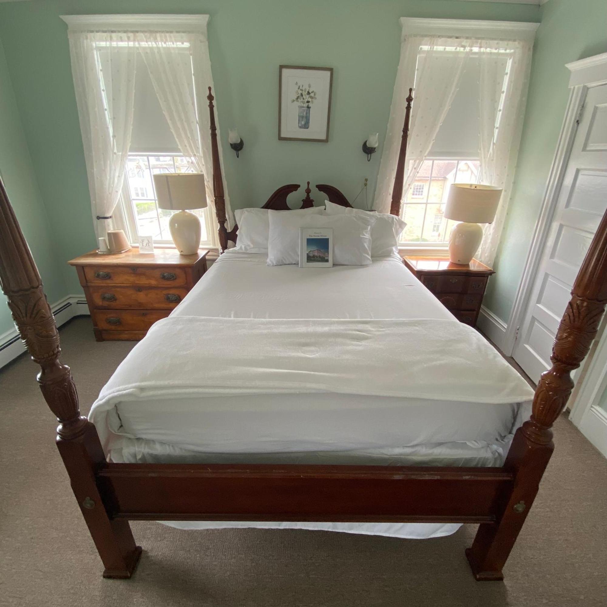 The Ocean House Hotel Spring Lake Room photo