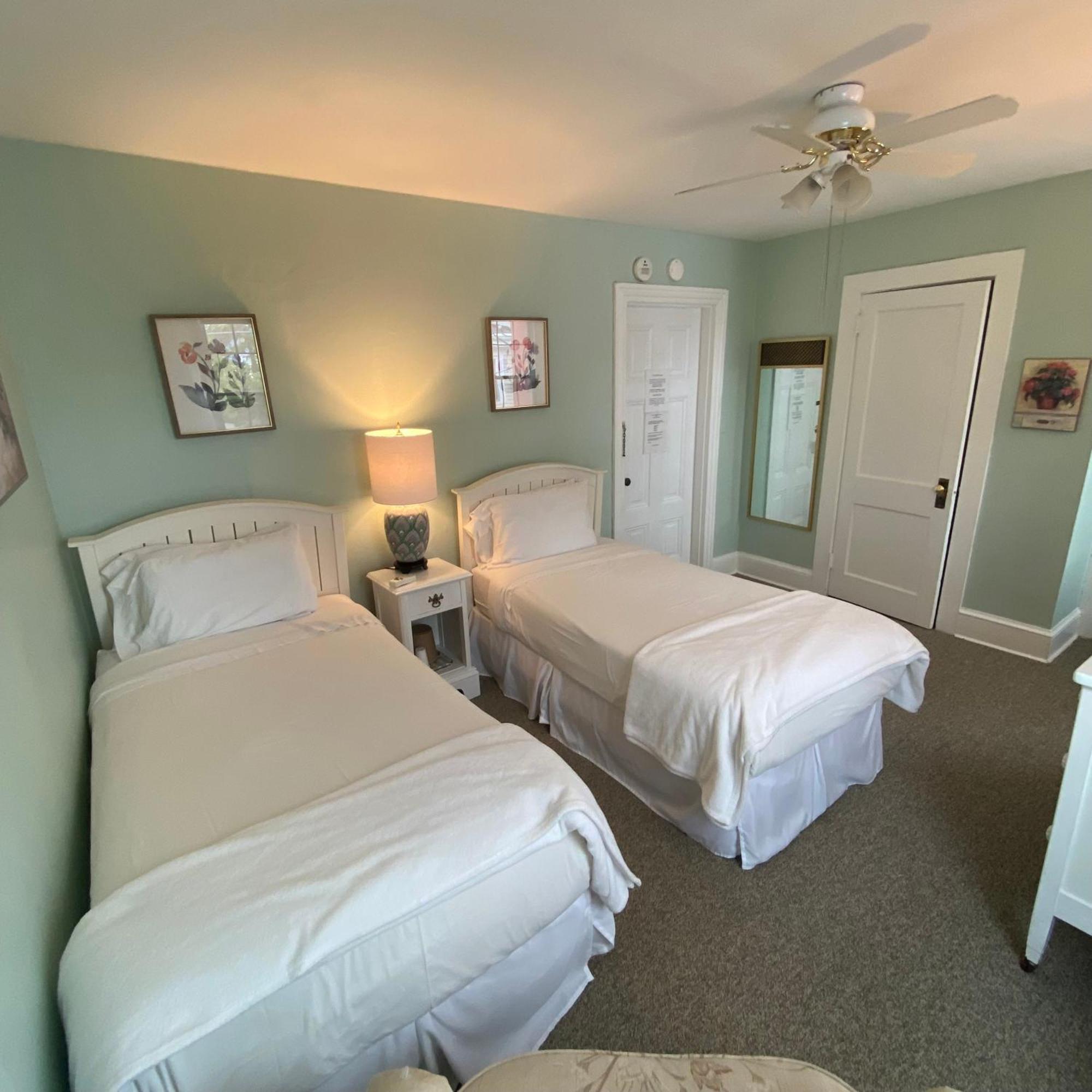 The Ocean House Hotel Spring Lake Room photo